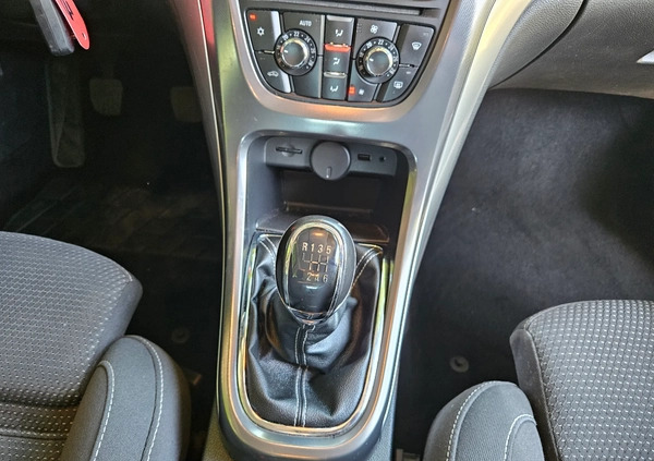 Opel Astra cena 25900 przebieg: 222000, rok produkcji 2012 z Zakroczym małe 562